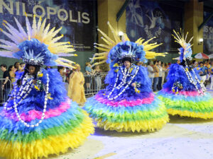 Minidesfiles acontecerão na Cidade do Samba para comemorar o Dia Nacional do Samba