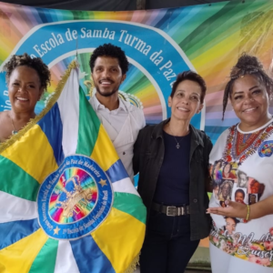 A primeira escola de samba feminina do Brasil recebeu a visita da ilustre cenógrafa carnavalesca Márcia Lage